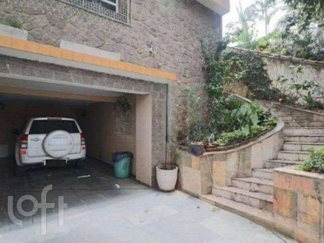 Casa à venda em Campo Belo com 277 m², 3 quartos, 1 suíte, 2 vagas