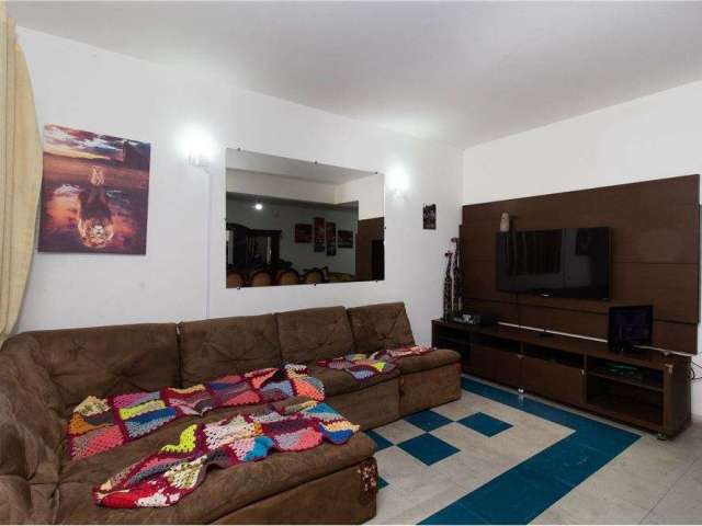 Casa com 3 quartos à venda na Rua Mongóis, 54, Vila Monumento, São Paulo, 160 m2 por R$ 900.000