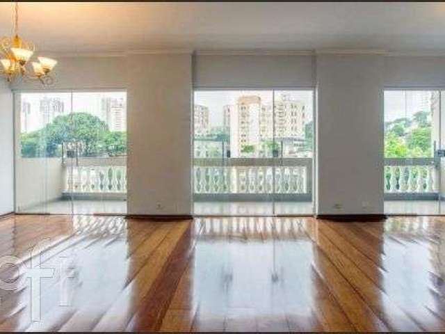 Casa à venda em Vila Sônia com 300 m², 3 quartos, 1 suíte, 3 vagas