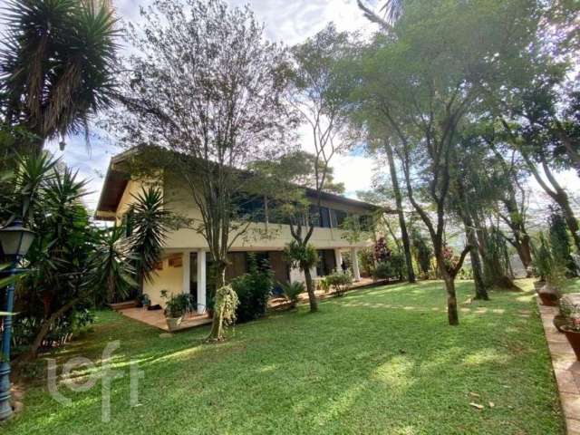 Casa à venda em Vila Andrade com 700 m², 5 quartos, 3 suítes, 6 vagas