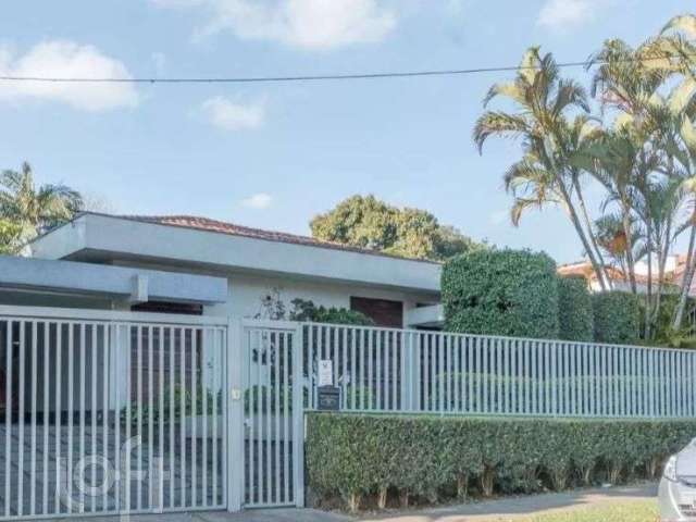 Casa à venda em Santo Amaro com 317 m², 3 quartos, 1 suíte, 6 vagas