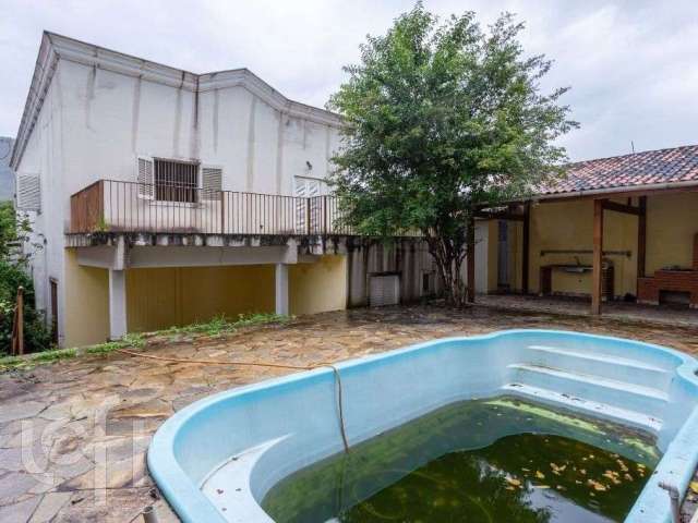 Casa à venda em Lapa com 500 m², 4 quartos, 2 suítes, 4 vagas