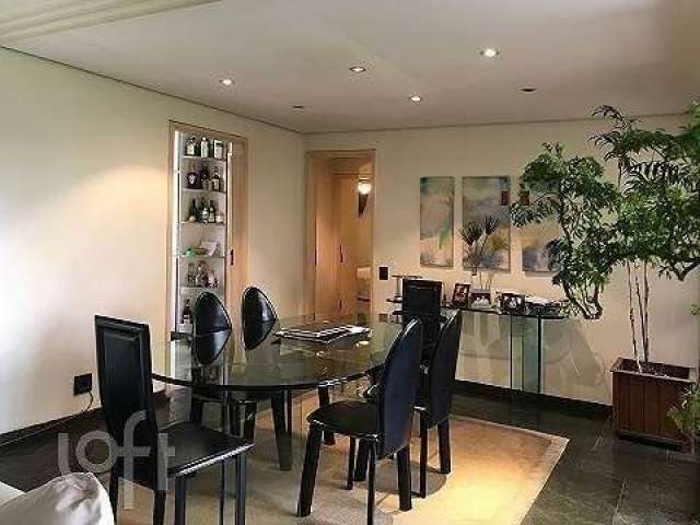 Apartamento à venda em Morumbi com 141 m², 3 quartos, 1 suíte, 2 vagas