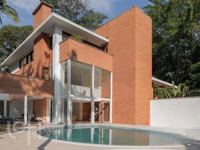 Casa à venda em Saúde com 1300 m², 5 quartos, 5 suítes, 6 vagas