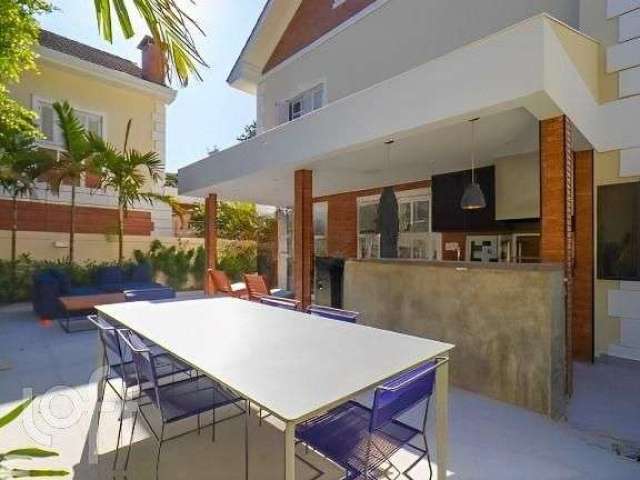 Casa à venda em Campo Belo com 300 m², 4 quartos, 2 suítes, 4 vagas