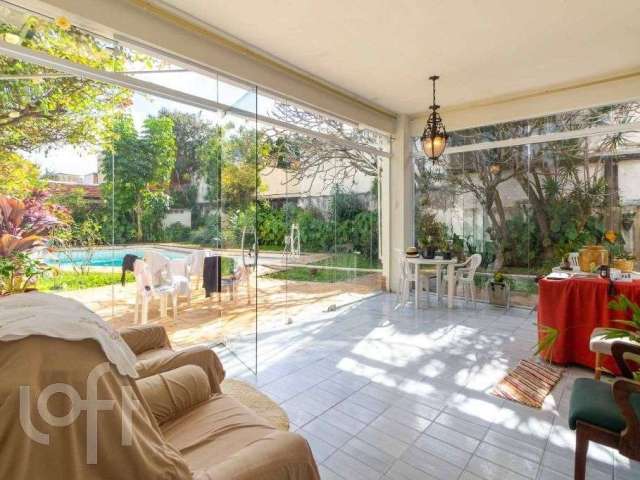 Casa à venda em Jardim Paulistano com 600 m², 3 quartos, 1 suíte, 8 vagas