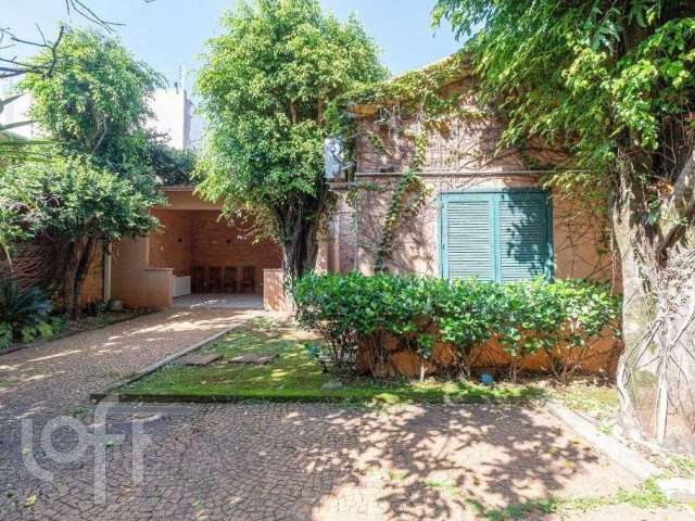 Casa à venda em Jardim Paulistano com 300 m², 3 quartos, 1 suíte, 2 vagas