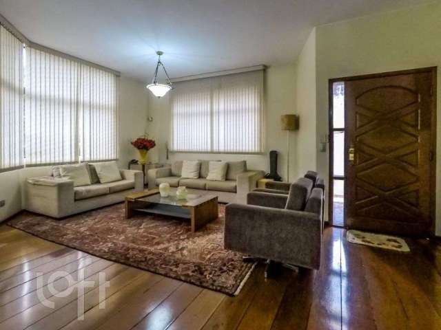 Casa à venda em Cursino com 303 m², 4 quartos, 2 suítes, 10 vagas