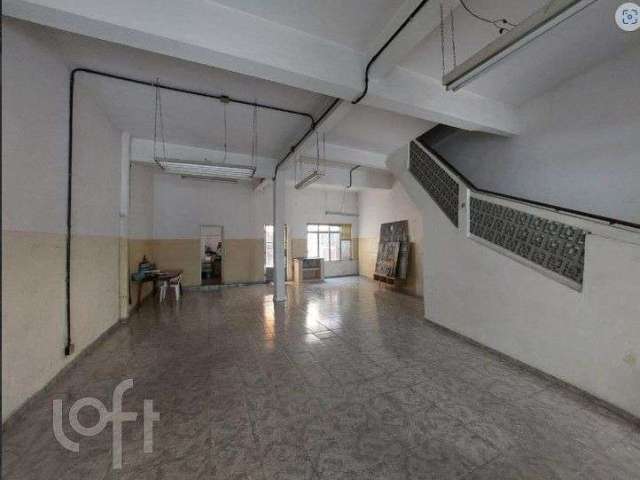 Casa à venda em Pinheiros com 280 m², 2 vagas