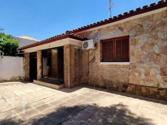 Casa à venda em Lapa com 234 m², 4 quartos, 1 suíte, 7 vagas