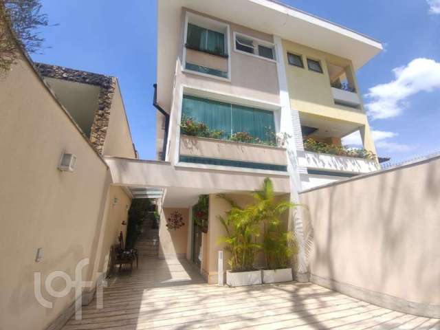 Casa à venda em Vila Sônia com 210 m², 3 quartos, 3 suítes, 3 vagas