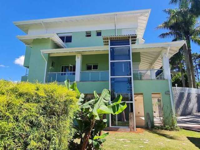 Belíssima casa com 5 Suites. 850 m² requinte e segurança, piscina..