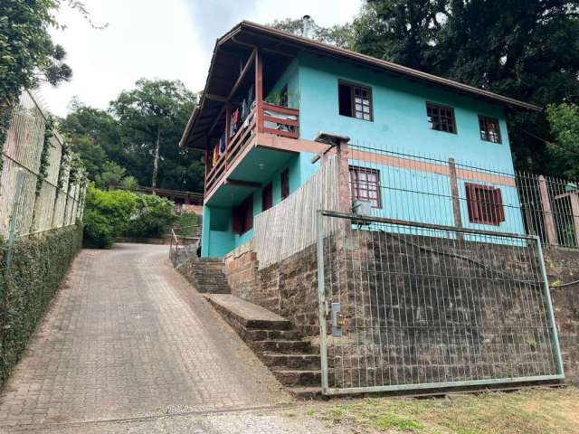 RESIDÊNCIA COM QUATRO APARTAMENTOS, Dutra, Gramado - RS