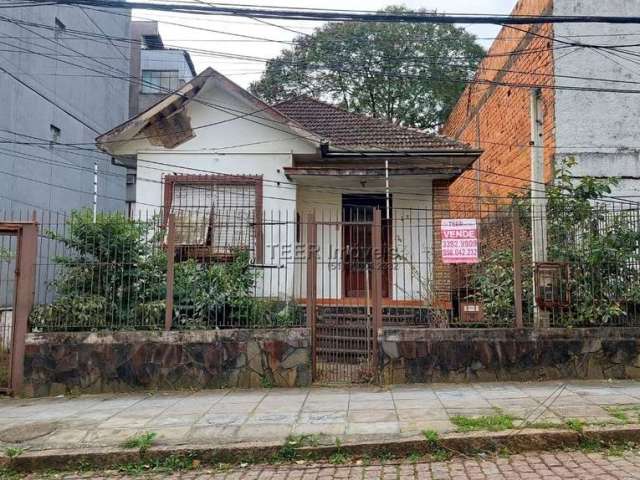 Casa à venda no bairro Passo D'areia - Porto Alegre/RS