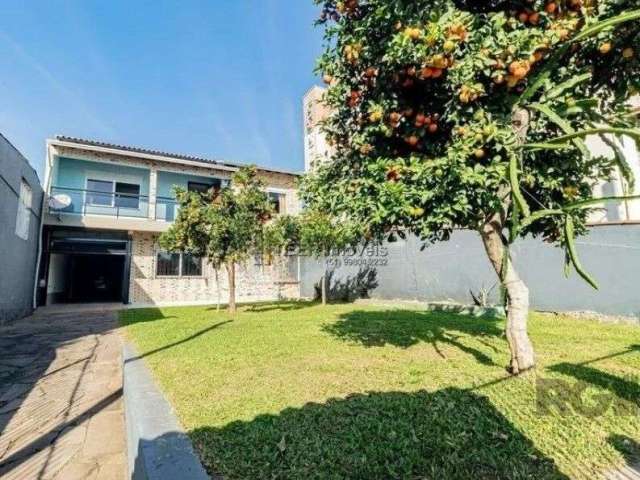 Casa à venda no bairro Jardim Itu - Porto Alegre/RS