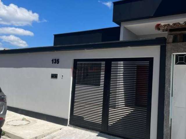 Casa linear totalmente independente em fase de construção no Bairro Carolina em Campo Grande.