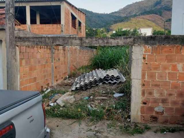 Excelente terreno plano e murado próx. a Estrada do Moinho em Campo Grande.