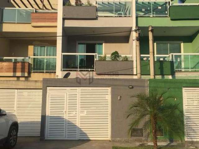 Casa Triplex Com Suíte Master no Bairro Silvestre  em Campo Grande