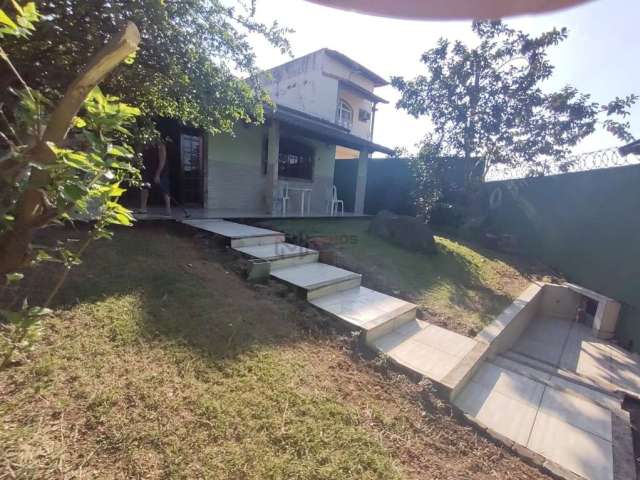 Excelente casa linear com quintal e 5 vagas de garagem no Bairro Silvestre em Campo Grande.