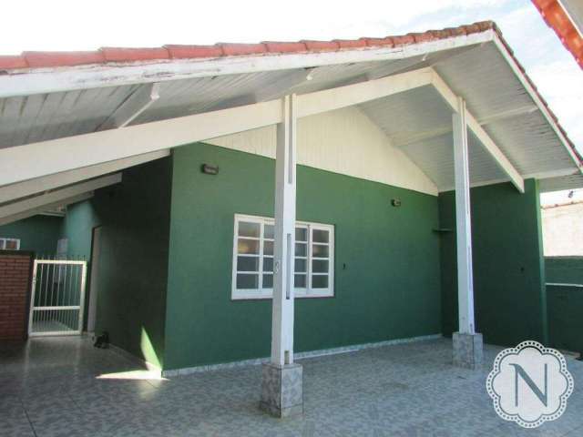 Casa lote inteiro em bairro comercial.