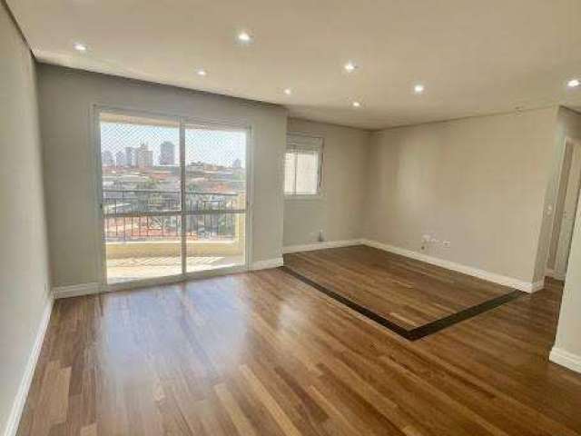 Apartamento com 3 quartos, 74m², à venda em São Paulo, Vila Bertioga 2 vagas, sacada na suíte e sala. Desocupado.