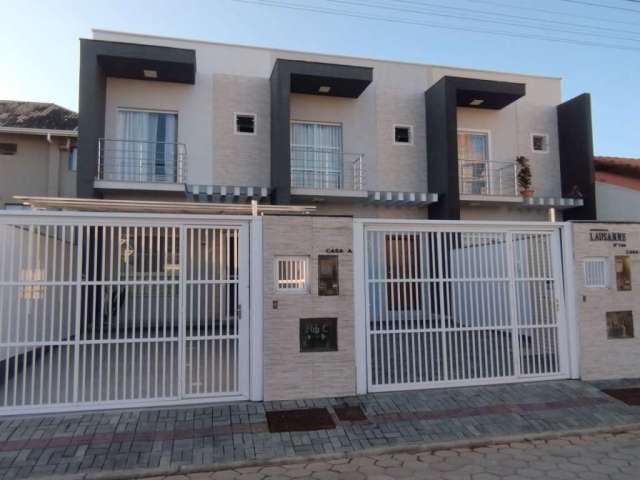 Lindo sobrado semimobiliado,  com 02 suítes à venda, 81 m² por R$650.000,00 - Itacolomi - Balneário Piçarras/SC