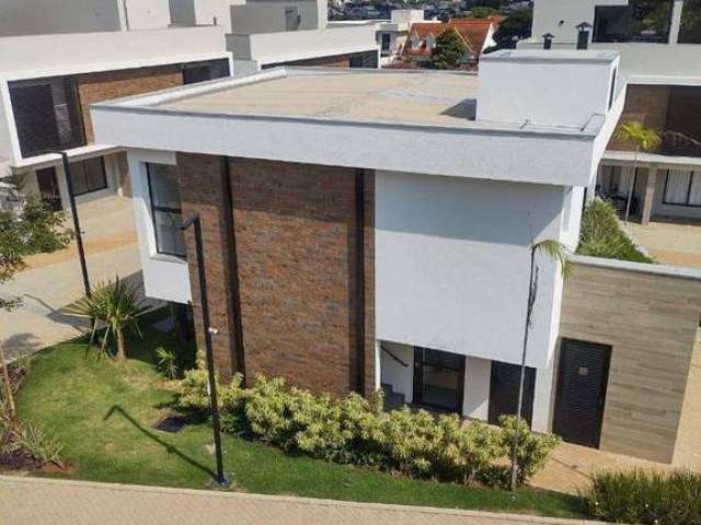 Casa Duplex Nova e Geminada à Venda no Condomínio Lagoa Sky House no Taquaral em Campinas. Região da Lagoa Taquaral