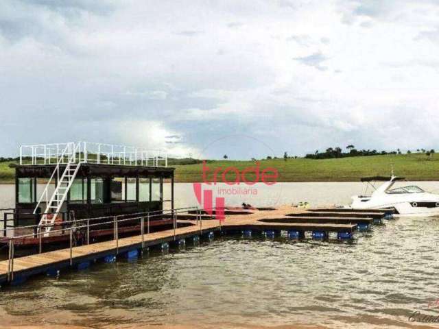 Rancho à Venda de 04 Suíte no Bairro Centro em Cássia - Minas Gerais com Piscina.