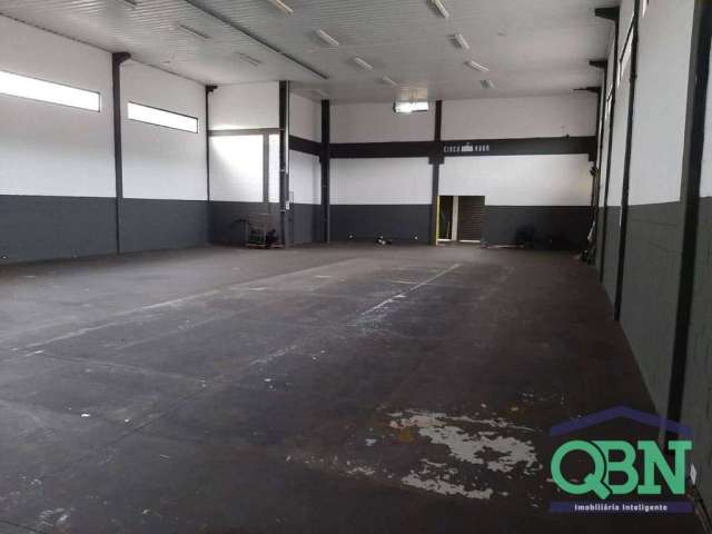 Excelente prédio comercial com 740 m², galpão com 560 m², escritórios, no Estuário/Santos.