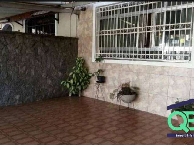 Sobrado à venda com 280 m², 4 dormitórios, 2 vagas de garagem, no Embaré.