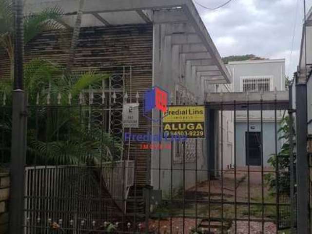 Casa com anexo e muitas vagas Rua Jose Comparato. Comercial e Residencial.