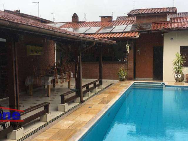 Linda casa 2 quadras da praia, com edícula, piscina 10 x 4,5 metros - Itanhaém/SP