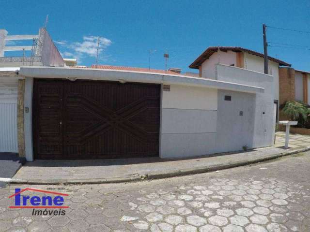 Casa com três dormitórios na primeira quadra da praia no Suarão