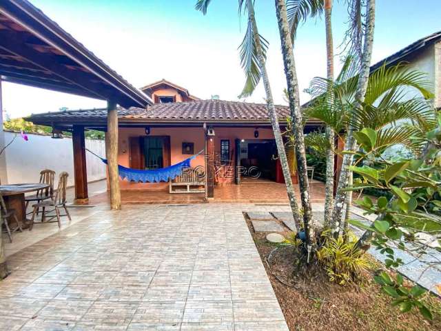 Casa com 3 quartos à venda na Rua Paraná, 227, Praia da Lagoinha, Ubatuba, 225 m2 por R$ 600.000