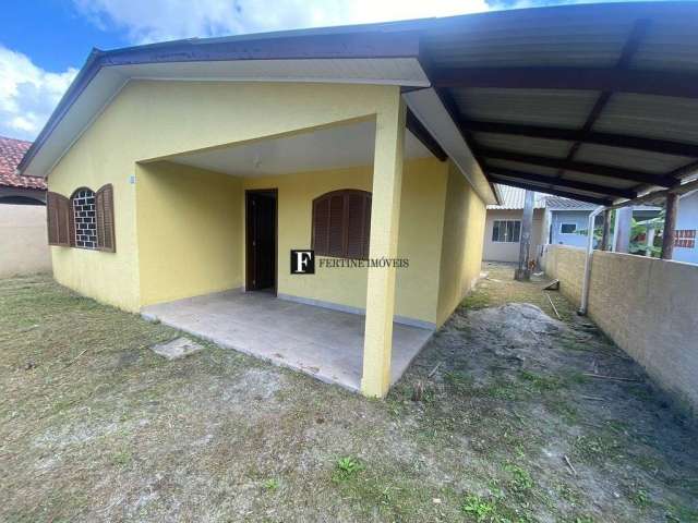 Casa com espaço de terreno em Monções