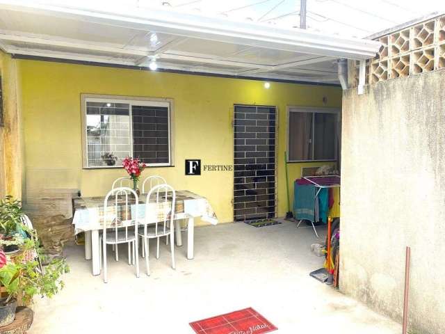 Casa com 02 quartos em Praia de Leste