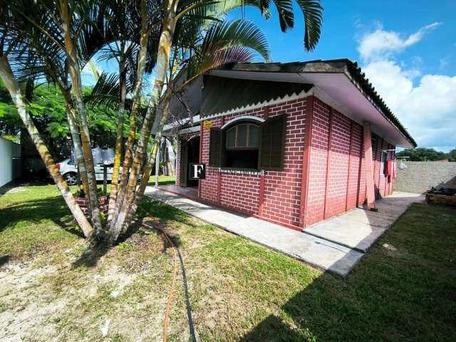 Casa com espaço de terreno em Ipanema Pontal do PR