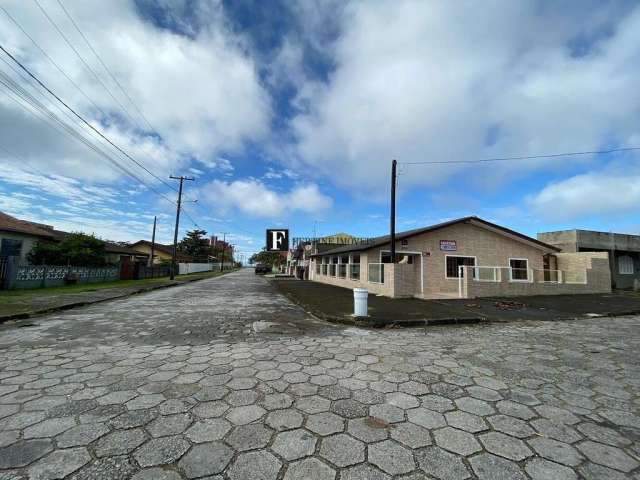 Casa de esquina para a venda perto do mar