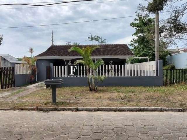 Casa no Atami com 4 quartos e espaço de quintal