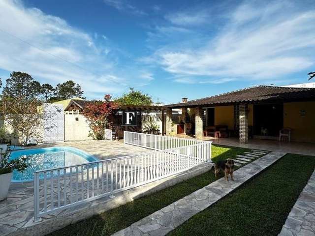 Casa no Atami com 3 suítes e piscina