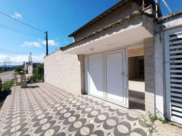 Casa para Venda em Itanhaém, Nova Itanhaém, 4 dormitórios, 1 suíte, 3 banheiros, 6 vagas