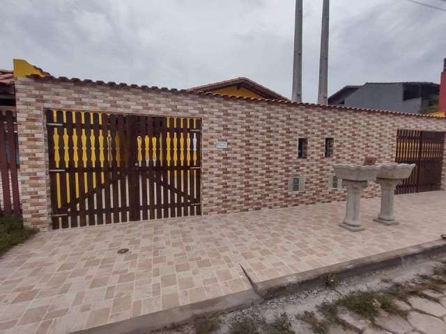 Casa para Venda em Mongaguá, Praia Grande, 2 dormitórios, 1 suíte, 1 banheiro, 4 vagas