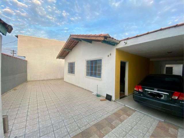 Casa para Venda em Itanhaém, Belas Artes, 3 dormitórios, 1 banheiro, 6 vagas