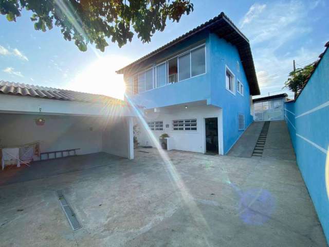 Casa para Venda em Itanhaém, Belas Artes, 3 dormitórios, 2 banheiros, 4 vagas