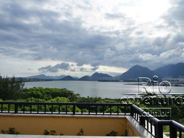 Cobertura à venda na Barra da Tijuca. 4 Suítes.