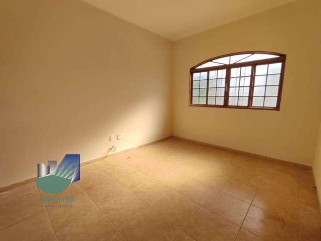 Casa com 2 quartos para alugar no Centro, Jardinópolis , 100 m2 por R$ 2.000