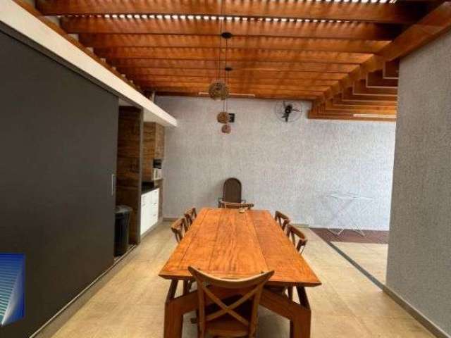 Casa de condomínio com 3 quartos á venda, 200m² - Villas Mabel