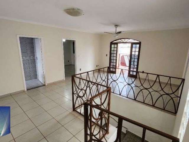 Casa Sobrado Residencial com 4 quartos para alugar, 241m² - Vila Monte Alegre