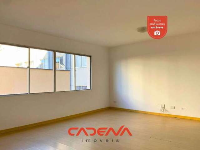 Apartamento com 3 quartos, sendo 1 suíte e 1 vaga à venda no Ahu