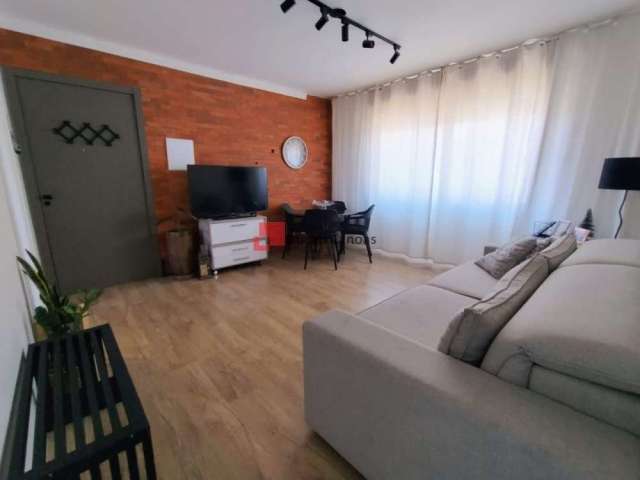 Apartamento com 02 dormitórios todo reformado.